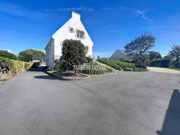 Maison rénovée entre Bourg et plages sur sous sol complet