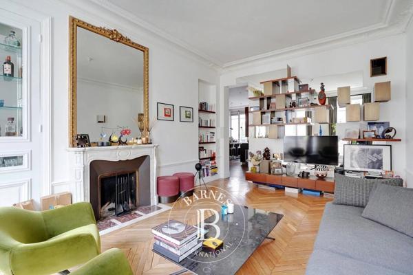 Paris 8ème, Appartement  70 m² à vendre