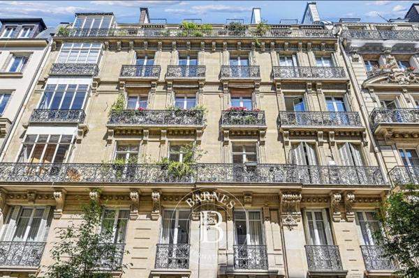 Paris 8ème, Appartement  70 m² à vendre