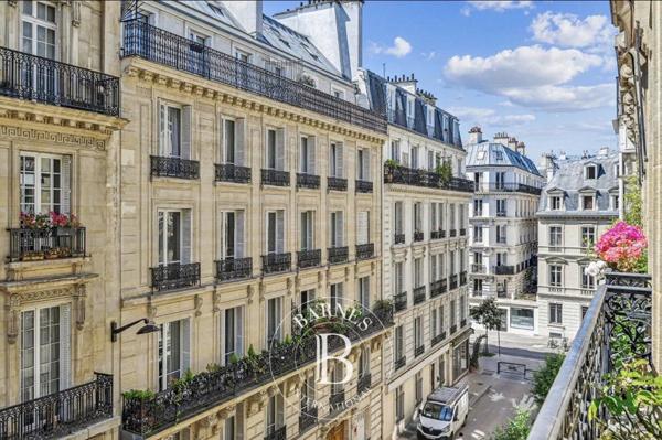 Paris 8ème, Appartement  70 m² à vendre