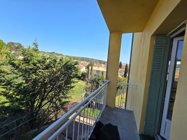 A vendre Aix Nord- SAINT DONNAT 2 pièces terrasse 