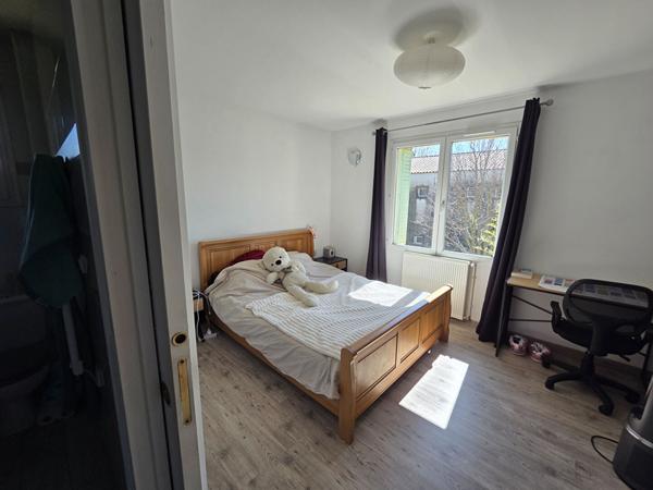 A vendre Aix Nord- SAINT DONNAT 2 pièces terrasse 