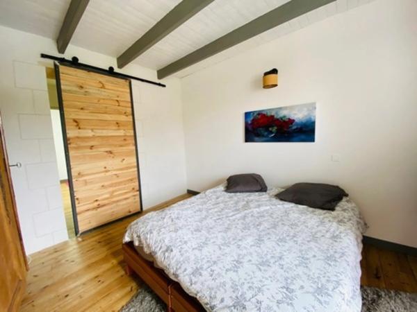 Maison parfait état, 3 chambres, grand bureau. Grand garage. Jardin CRAMCHABAM