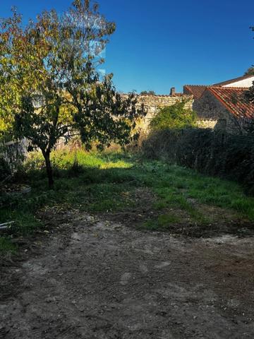 Maison parfait état, 3 chambres, grand bureau. Grand garage. Jardin CRAMCHABAM