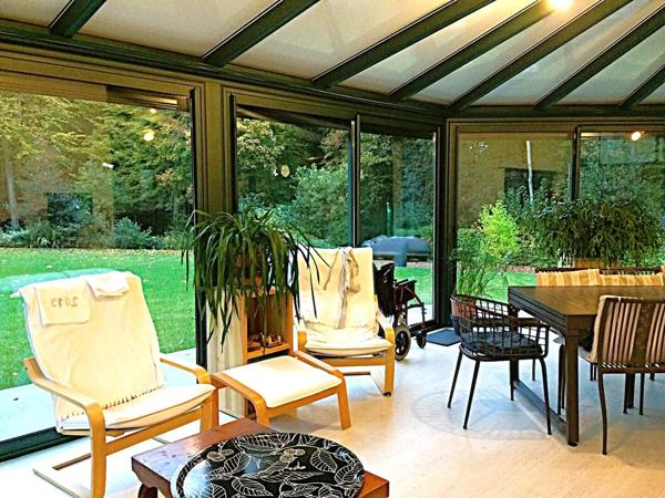 Demeure de Charme dans un écrin de verdure avec parcelle de bois