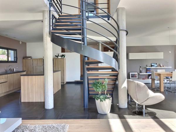 Maison contemporaine de prestige avec vues Alpes et Jura