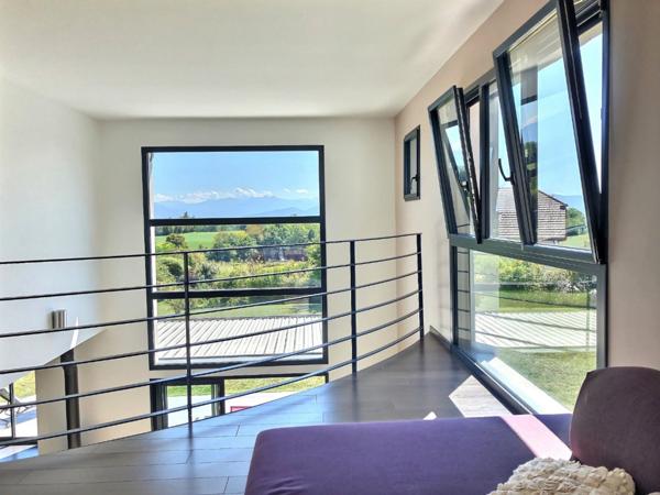 Maison contemporaine de prestige avec vues Alpes et Jura