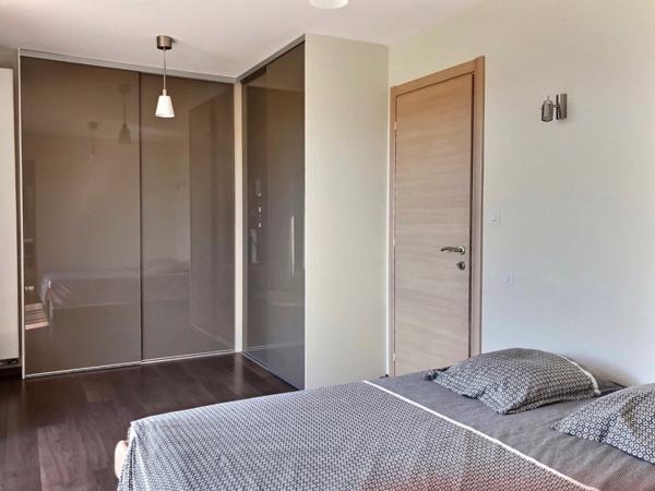 Maison contemporaine de prestige avec vues Alpes et Jura