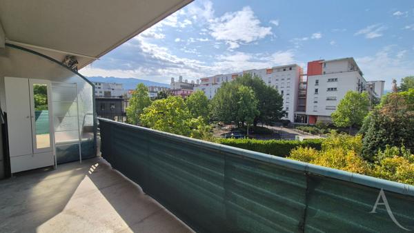 Appartement Grenoble 2 pièce(s) 52.46 m2