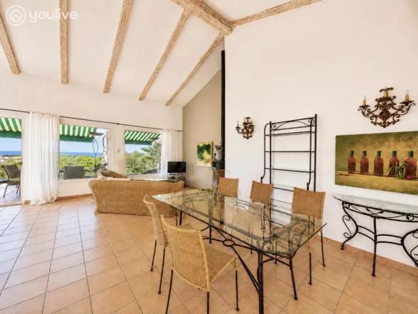 Villa T5 avec sa vue mer et son jardin arboré