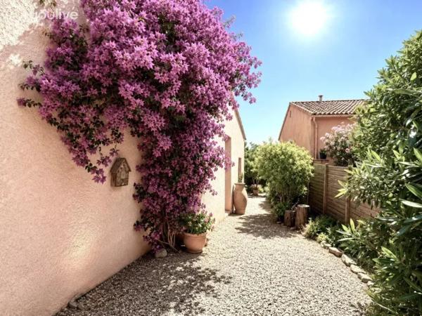Villa T5 avec sa vue mer et son jardin arboré