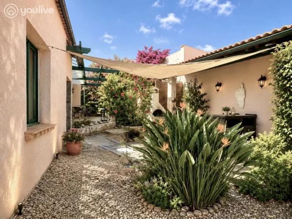 Villa T5 avec sa vue mer et son jardin arboré