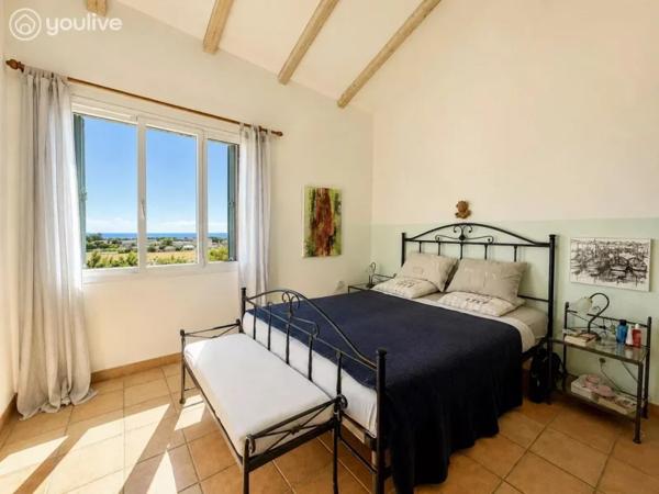 Villa T5 avec sa vue mer et son jardin arboré