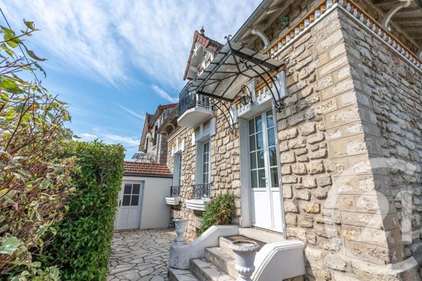 Maison à vendre  6 pièces - 138,74 m 2   ST MAUR DES FOSSES  - 94