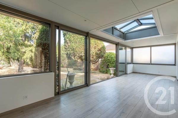 Maison à vendre  6 pièces - 138,74 m 2   ST MAUR DES FOSSES  - 94