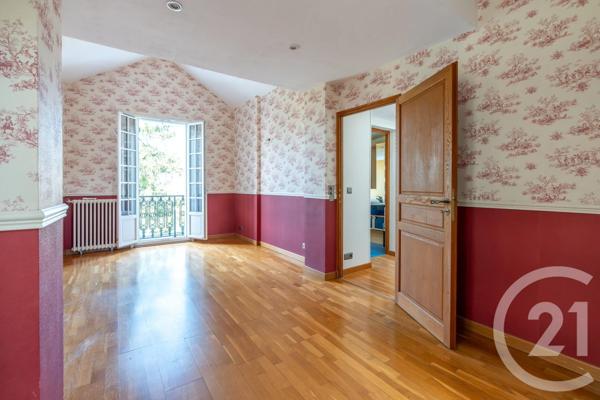 Maison à vendre  6 pièces - 138,74 m 2   ST MAUR DES FOSSES  - 94