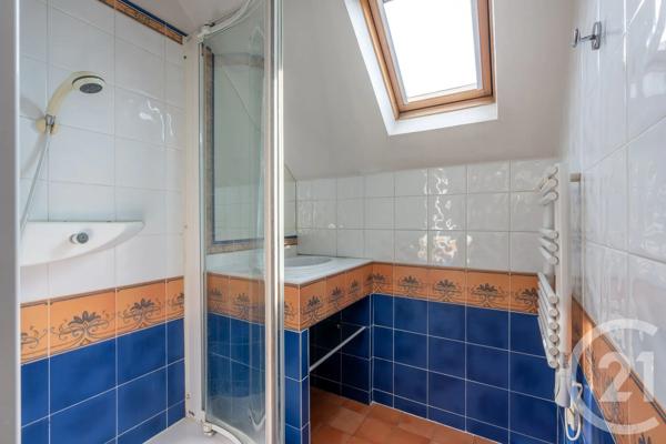 Maison à vendre  6 pièces - 138,74 m 2   ST MAUR DES FOSSES  - 94