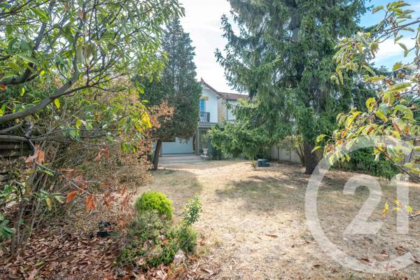 Maison à vendre  6 pièces - 138,74 m 2   ST MAUR DES FOSSES  - 94