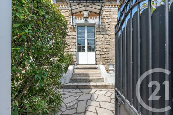Maison à vendre  6 pièces - 138,74 m 2   ST MAUR DES FOSSES  - 94
