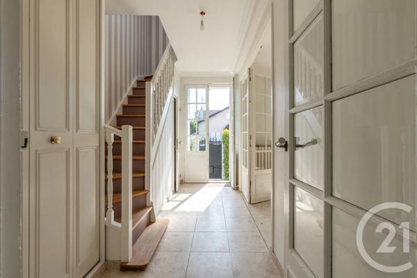 Maison à vendre  6 pièces - 138,74 m 2   ST MAUR DES FOSSES  - 94