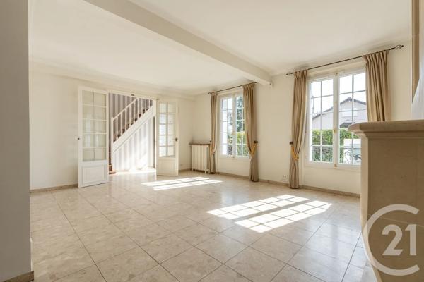 Maison à vendre  6 pièces - 138,74 m 2   ST MAUR DES FOSSES  - 94