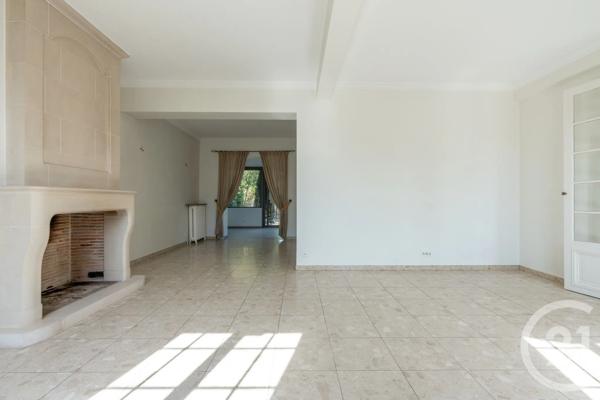 Maison à vendre  6 pièces - 138,74 m 2   ST MAUR DES FOSSES  - 94