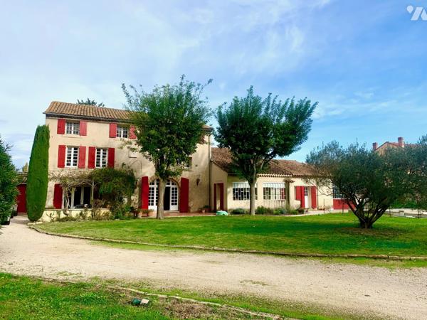 Propriété à vendre VELLERON- Mas 390m² - 6 chambres  - Terrain de 2296m² - piscine à débordement