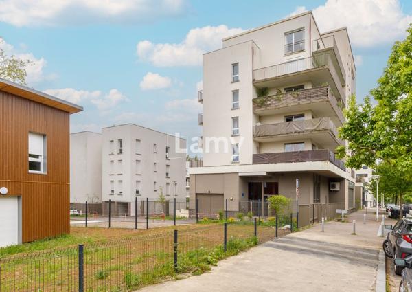 Parking + appartement