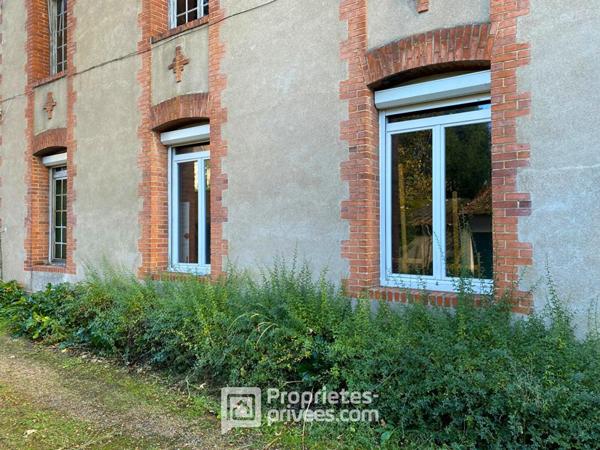 EXCLUSIVITÉ À VENDRE 37000 TOURS : Immeuble 365 M2  cour/jardin