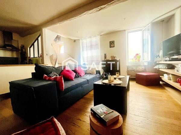 EXCLUSIVITÉ – Maison de ville avec garage au cœur du Beausset – Stéphanie Bach Immobilier