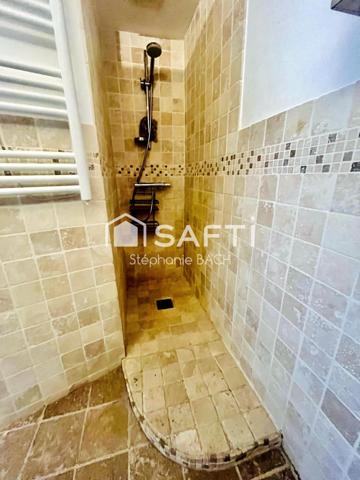 EXCLUSIVITÉ – Maison de ville avec garage au cœur du Beausset – Stéphanie Bach Immobilier