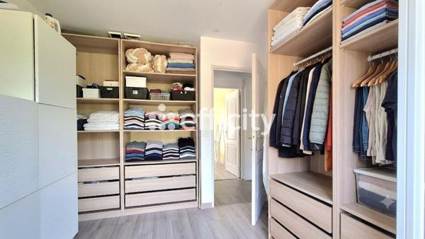 Maison
         6 pièces
        - 150 m² Exclusivité 369 000 € *