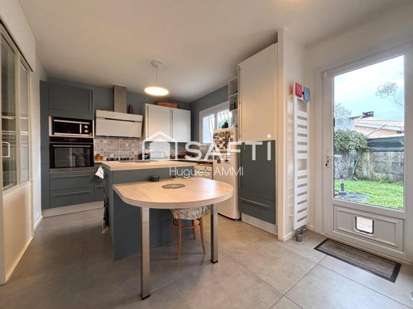 Maison non mitoyenne 3 chambres avec garage et jardin