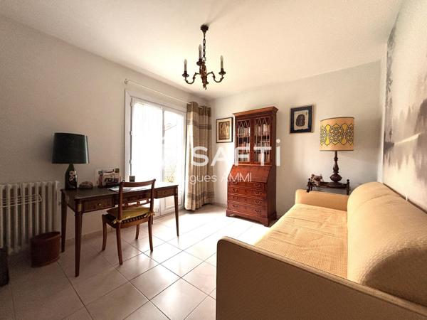 Maison non mitoyenne 3 chambres avec garage et jardin