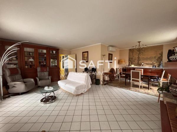 Maison non mitoyenne 3 chambres avec garage et jardin