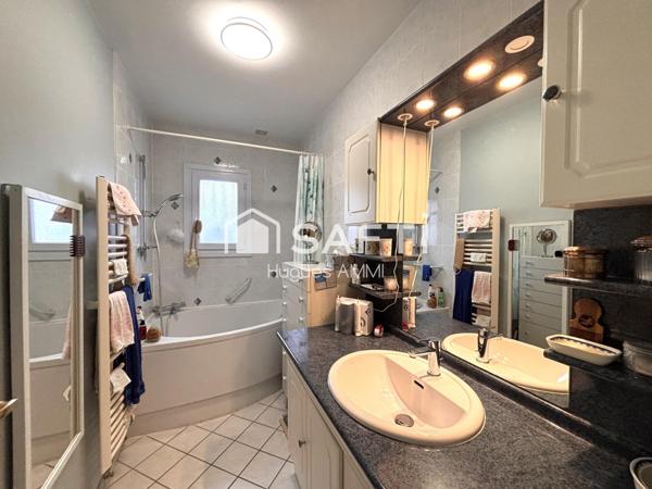 Maison non mitoyenne 3 chambres avec garage et jardin