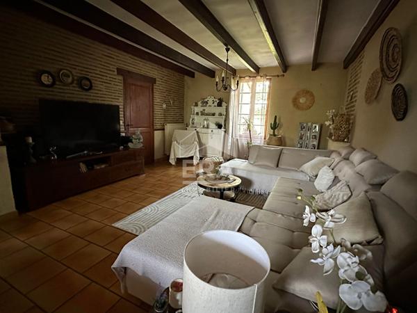 Splendide maison individuelle de campagne à vendre à Saint Martial d'Artenset Montpon-Menesterol - Un havre de paix de 257 m²