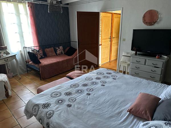 Splendide maison individuelle de campagne à vendre à Saint Martial d'Artenset Montpon-Menesterol - Un havre de paix de 257 m²