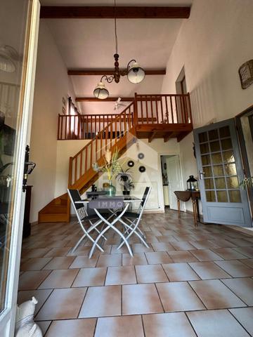 Splendide maison individuelle de campagne à vendre à Saint Martial d'Artenset Montpon-Menesterol - Un havre de paix de 257 m²