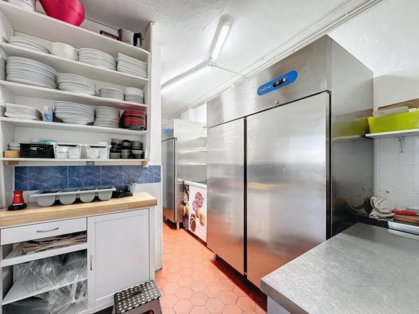 Belle affaire à reprendre dans village dynamique