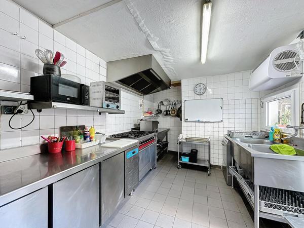 Belle affaire à reprendre dans village dynamique