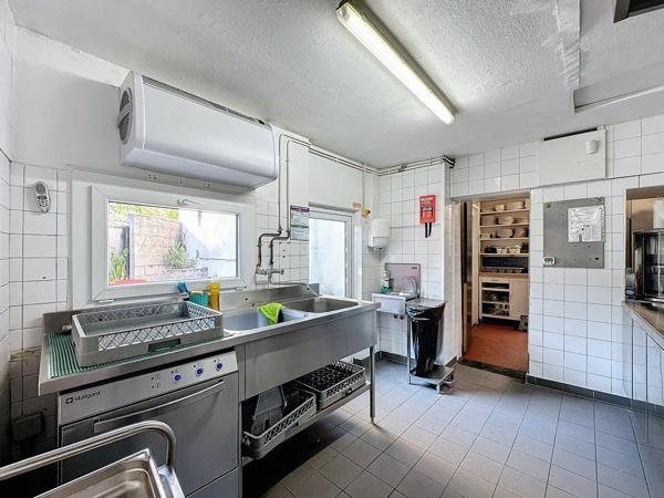 Belle affaire à reprendre dans village dynamique