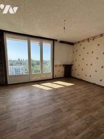 Plein centre 2 chambres, balcon, parking et cave!