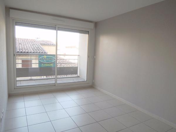 Appartement Nimes 2 pièces avec terrasse et garage