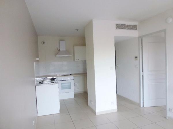 Appartement Nimes 2 pièces avec terrasse et garage