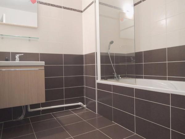 Appartement Nimes 2 pièces avec terrasse et garage