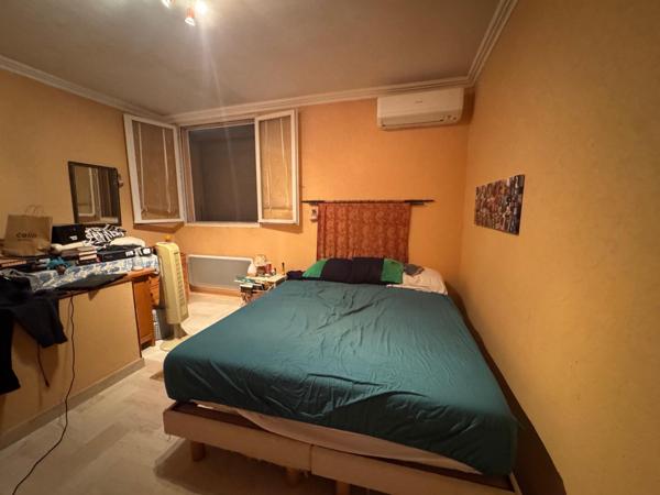 Villa 4 Chambres  + véranda de 46m2 env + garage + piscine sur 9560 m2 de terrain clôturé