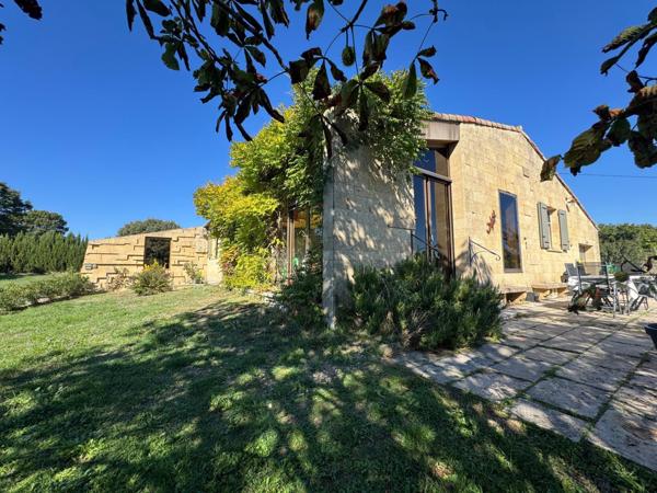 Villa 4 Chambres  + véranda de 46m2 env + garage + piscine sur 9560 m2 de terrain clôturé