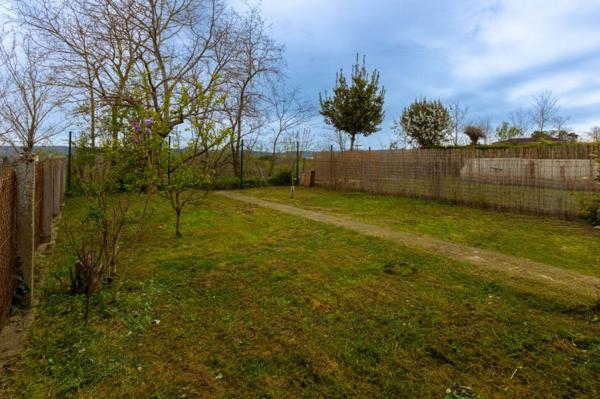 Belle maison de ville avec garage et jardin - REF. VM462