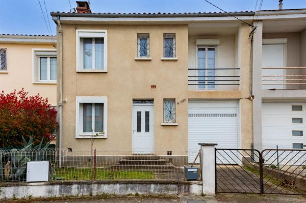 Belle maison de ville avec garage et jardin - REF. VM462